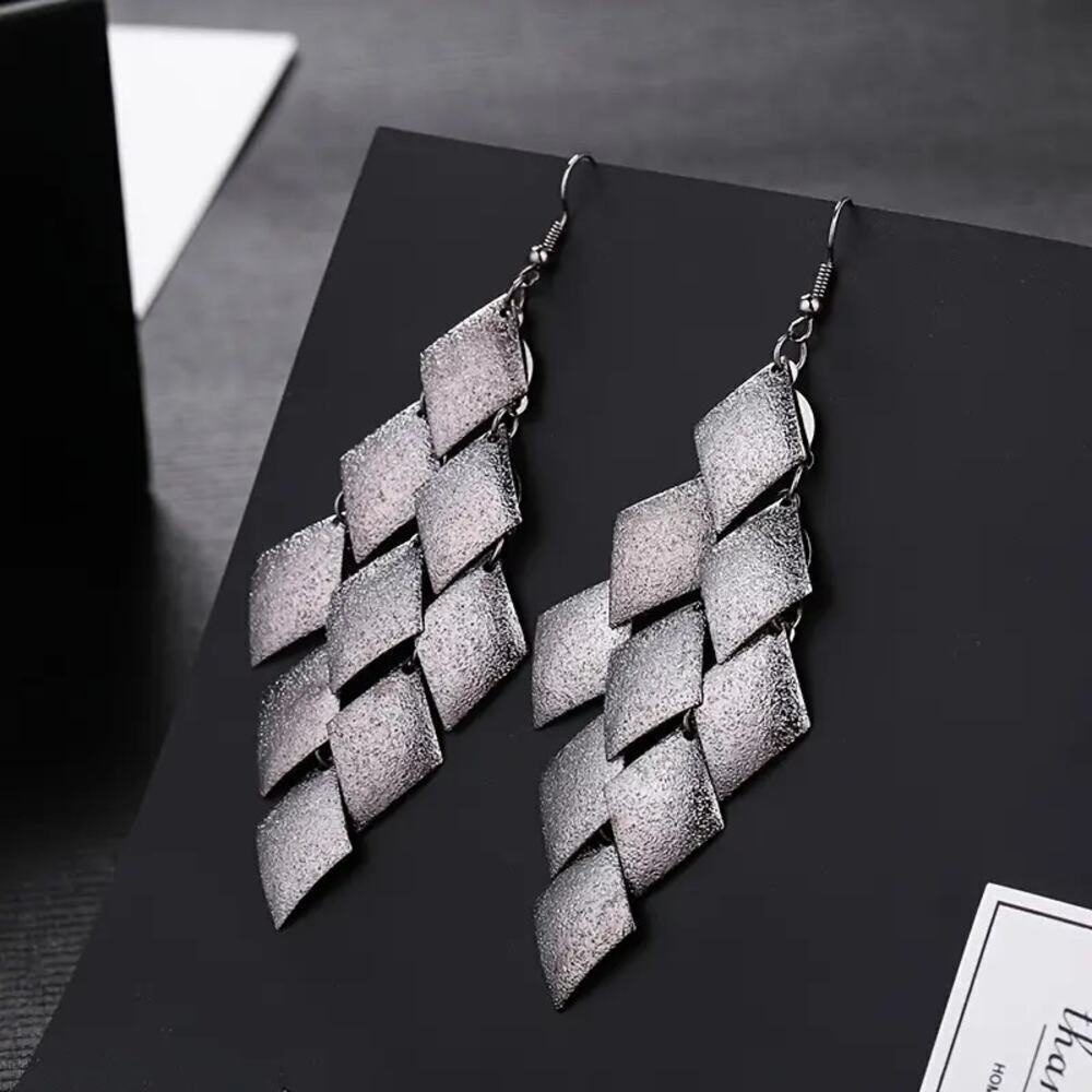 NEW Black Tassel Earrings – Multi-Layered Hollow Gold Leaf Geometric Dangle
